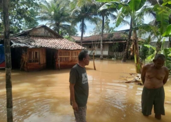 Sungai Gandu dan Berem Meluap, 12 Rumah di Wangon Banyumas Terendam Banjir, Dinding Rumah Warga Ambrol