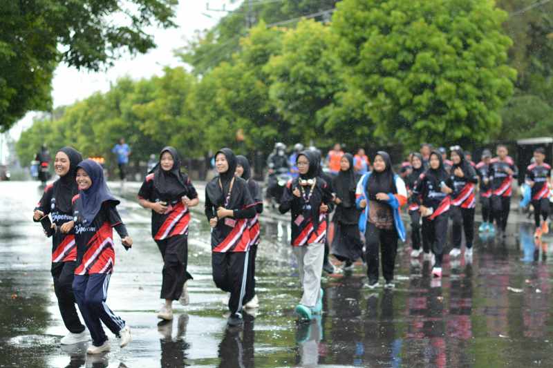 Gerimis Tak Surutkan Semangat, Puluhan Pemuda Meriahkan BAPERRUN #3 di Purwokerto